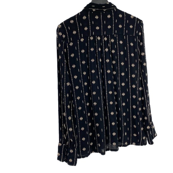 AMUSE SOCIETY Black Cream Embroidered Keyhole Long Sleeve Blouse Size M - Picture 11 of 15